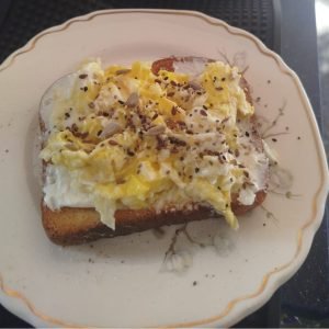 tostada-con-huevo.jpg
